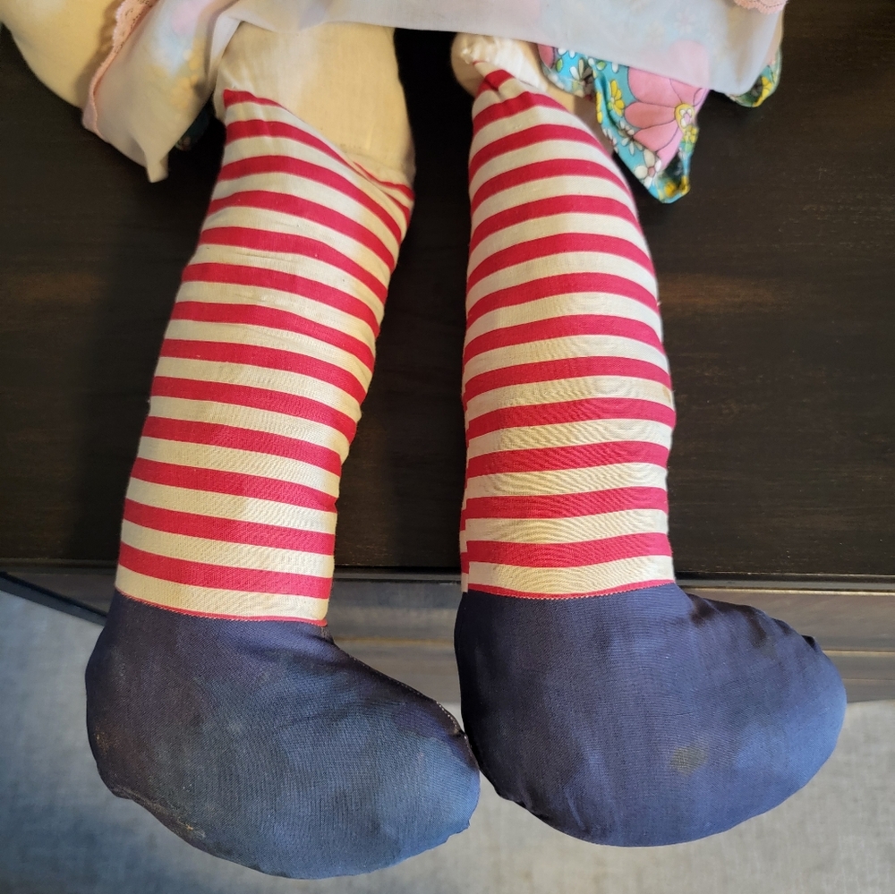 Large Raggedy Ann doll - Picture 4 of 8